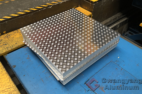 aluminium checker plate suppliers.jpg